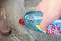 Gläser spülen von Hand, mit Glanzspüler