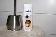 Klobürste mit Shampoo ersetzt schädliche Kloreiniger