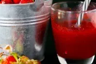 Erdbeer-Mango-Cocktail