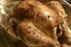 Knusperhuhn macht sich fast allein - bei 130 Grad im Backofen