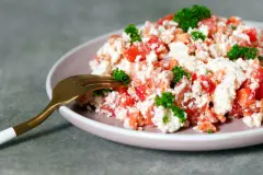 Sommersalat mit Hüttenkäse