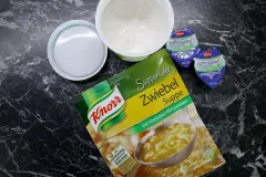 Zwiebel-Dip mit Zwiebelsuppe