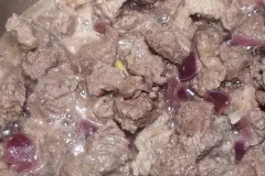Rindsgulasch "naturell" ohne Tomaten & Paprika