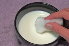 Abschminken mit Buttermilch, &Ouml;l und Zitrone