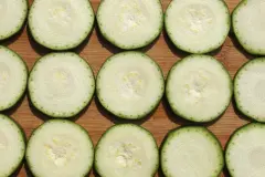 Zucchini zum Einfrieren im Backofen vorgaren