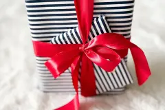 Versandhauskatalog hilft bei der Auswahl für Geschenk