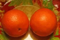 Orangen und andere Südfrüchte auf Frische testen