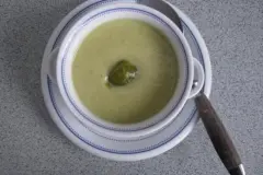 Schnelle Rosenkohl-Cremesuppe