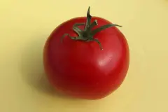 Zu salzige Suppe? Nimm eine Tomate