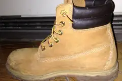 Timberlands mit Radiergummi säubern