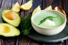 Schnelle und leckere Avocadosuppe