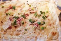 Kalorienarmer gesunder Fake-Flammkuchen