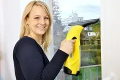 Fliegengitter leicht reinigen mit Kärcher Fenstersauger