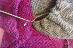 Maschenstopper beim Stricken