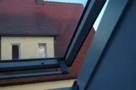 Dachfenster öffnen zum Putzen