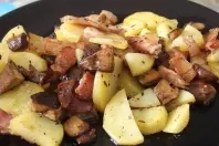 Gebratene Pilze mit Kümmel-Speck-Kartoffeln