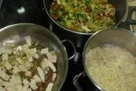 Pfannengerührtes mit Tofu, Bokchoikohl, Sojasprossen & Mie-Nudeln