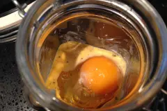 Eier im Glas aus dem Wasserbad - ganz einfach & lecker