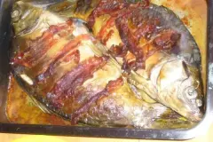 Speck-Karpfen aus dem Backofen