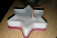 Kerze mit Plätzchenausstecher formen
