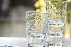 Milchige Gl&auml;ser: Kalkablagerungen entfernen