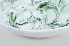 Gurkensalat mit Schmand und Joghurt