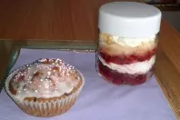 Reste von Muffins oder Kleingebäck - Torte im Glas
