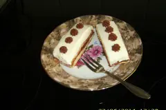 Mandelbiskuit-Schokoladenmousse-Schnitten