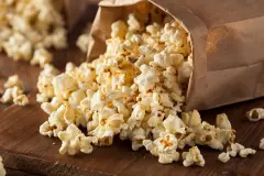 Süßes Popcorn mit Kokosöl