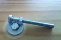 Schrauben ohne Schraubenschlüssel entfernen