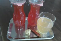 Tee mit Sirup süßen