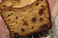 Saftiger Rührkuchen mit Äpfeln und Marzipan
