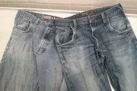 Ausgeblichene Jeans färben