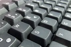 Verschmutzte Tastatur reinigen II