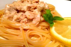 Spaghetti in italienischer Lachs-Sahnesoße - einfach & lecker