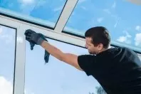 Einfaches Fensterputzen auch bei Sonne