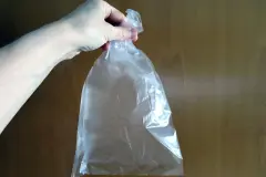 Plastikt&uuml;te gegen Schluckauf