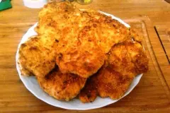 Putenschnitzel panieren