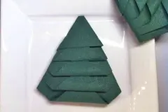 Servietten-Weihnachtsbaum falten