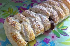 Blätterteigstrudel mit Schokolade
