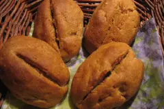 Vollkorn-Quark-Br&ouml;tchen mit Sonnenblumenkernen