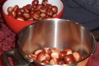 Getrocknete Esskastanien (Maroni, Maronen) zubereiten