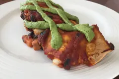 Enchilada mit Süßkartoffeln und schwarzen Bohnen