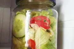 Salat im Kühlschrank frischhalten