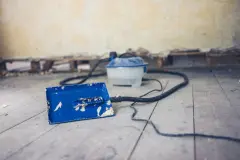 Styroporkleber von W&auml;nden und Decken entfernen