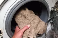 Waschmaschine läuft schon, ein Teil vergessen?