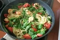 Pasta mit Tomaten, Rucola & Shrimps