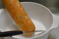 Frische Suppen im Schlauchbeutel öffnen, ohne dass es spritzt