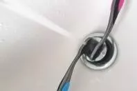 Zahnbürste schnell reinigen