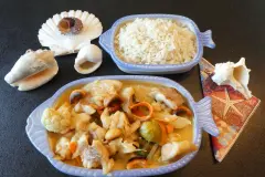 Fischragout mit Gemüse in Kokossoße